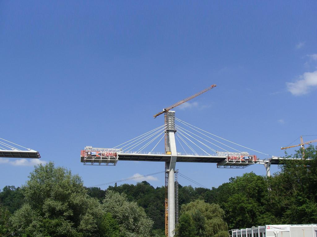 https://www.passion-liebherr.net/galeries/g_extras_lucien/2013_07_09_07_43_48.jpg