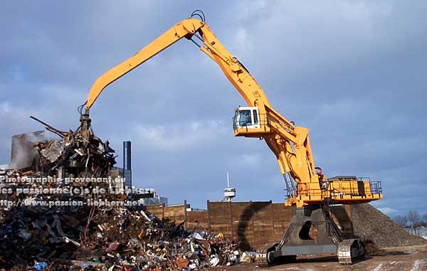 https://www.passion-liebherr.net/galeries/g_pelles_chenilles/r974_hr_1.jpg